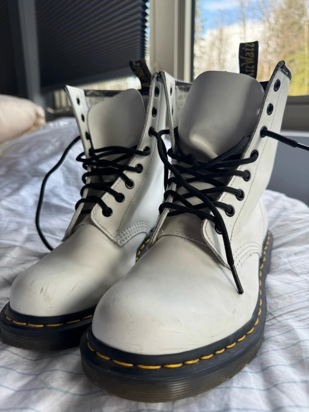 Dr. Martens White 8-Eye Lace-Up 1460 Combat Boots with Yellow Welt Stitching - Picture 4 of 5
